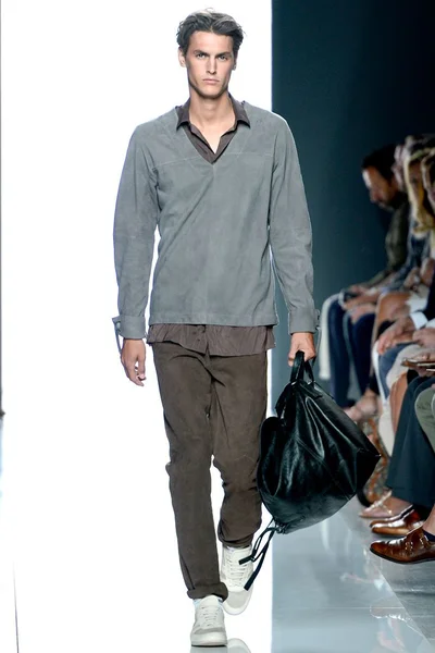 Look 12